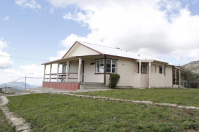 Hummingbird Hill - Entire Cabin